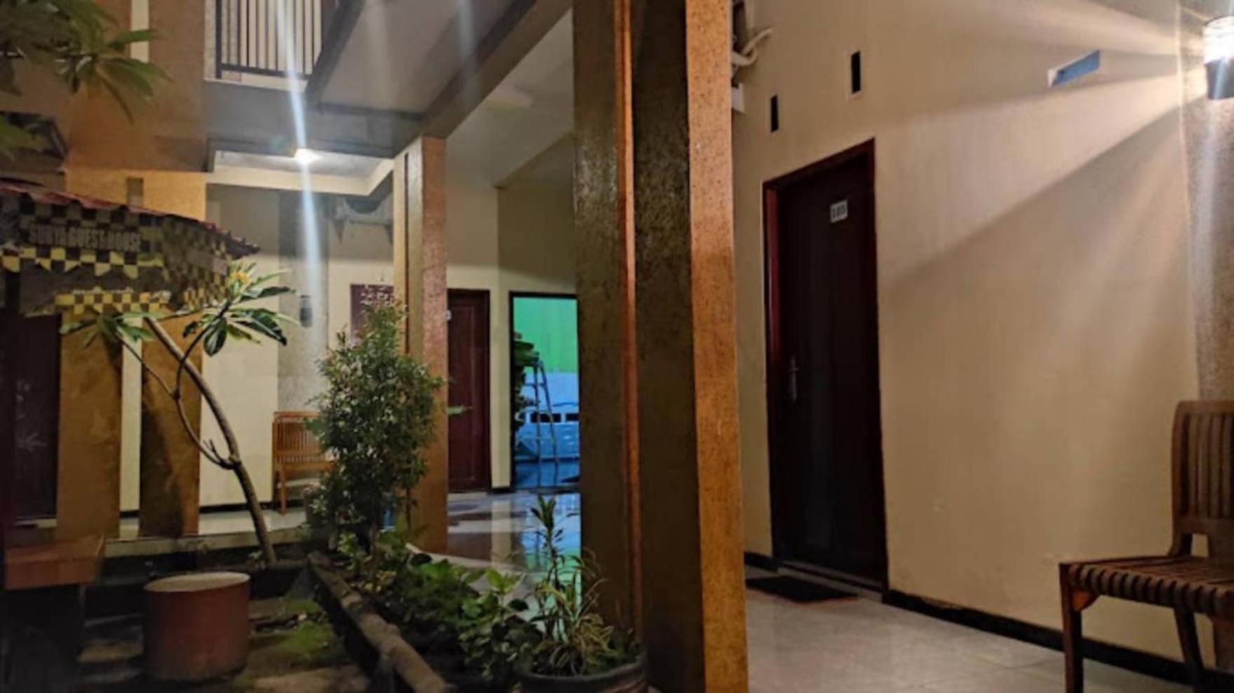 Surya Guest House Probolinggo Εξωτερικό φωτογραφία