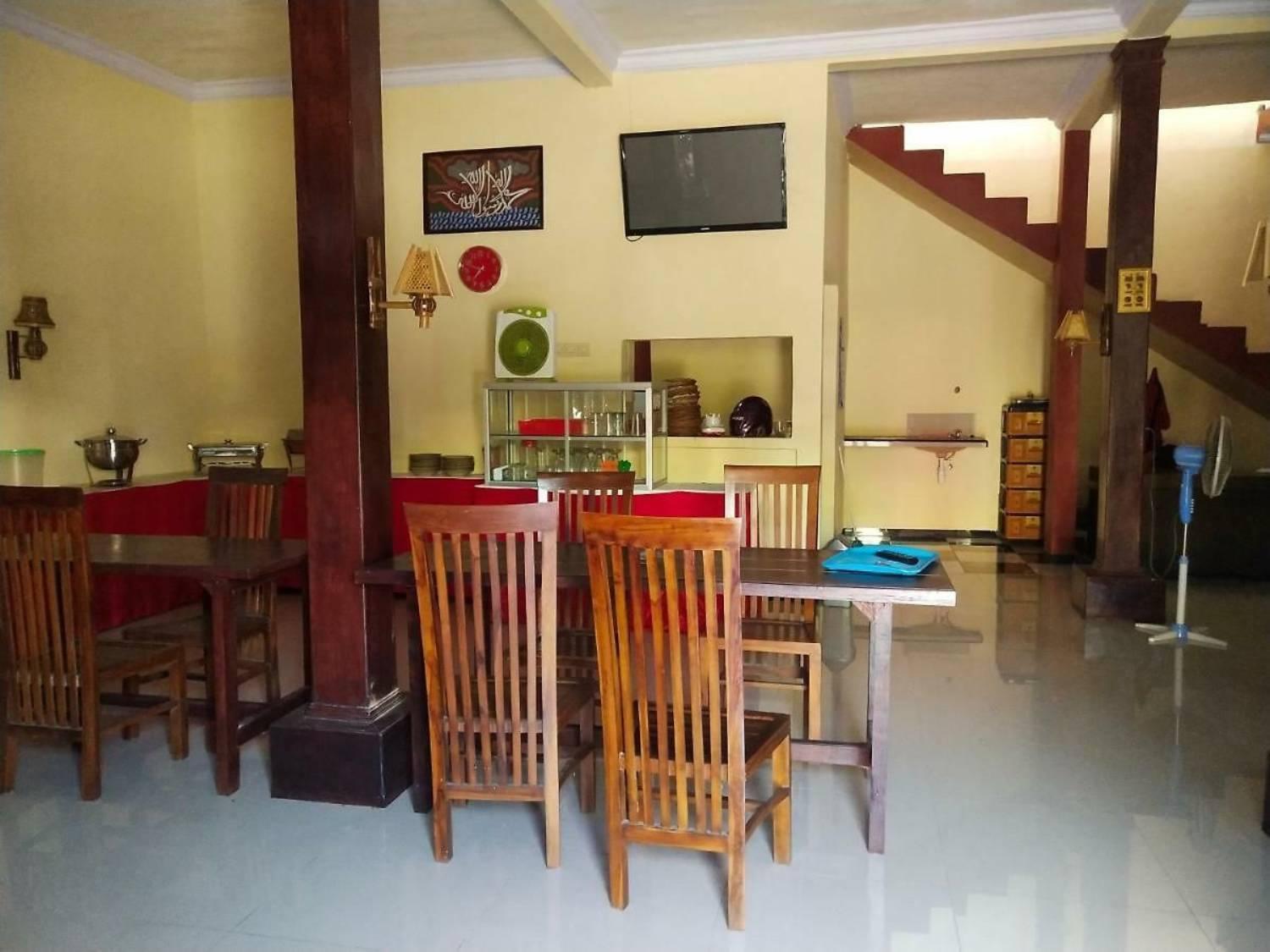 Surya Guest House Probolinggo Εξωτερικό φωτογραφία